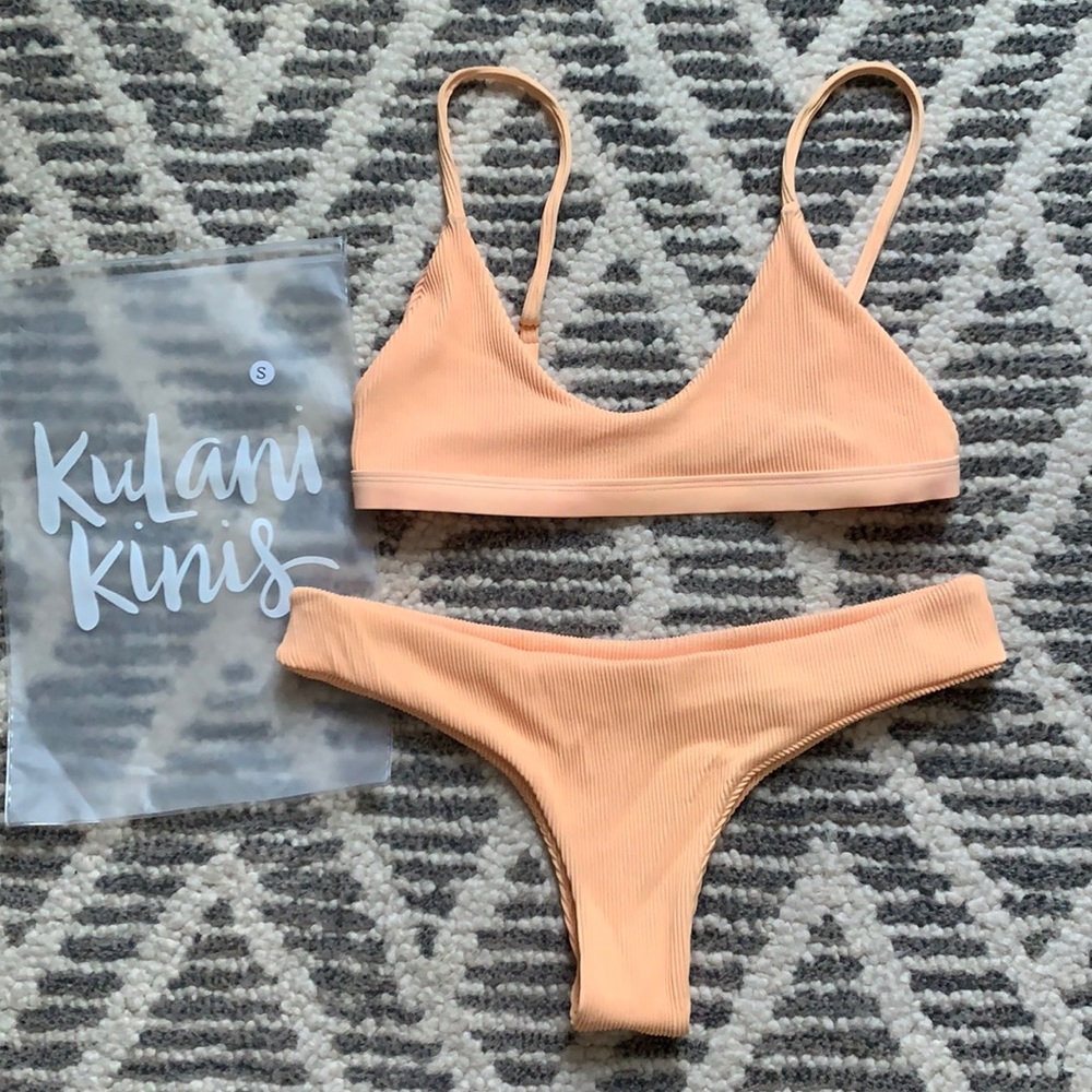 Kulani Kinis Bikini - Picture 2 of 5
